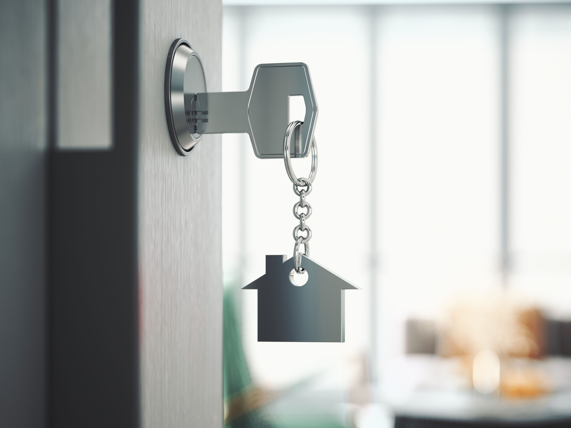 House shaped keyring on the door